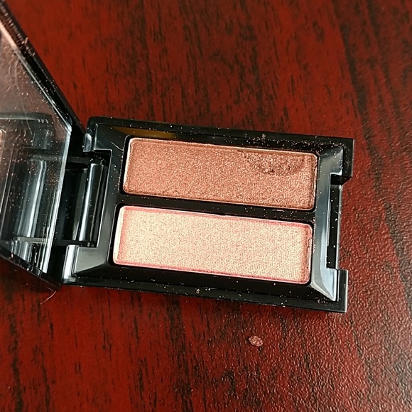 Makeup Bundle - Picture 2 of 4